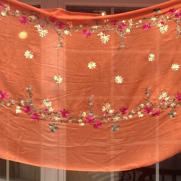 🌸 Boho Embroidered Large Scarf - Picture 4 of 4